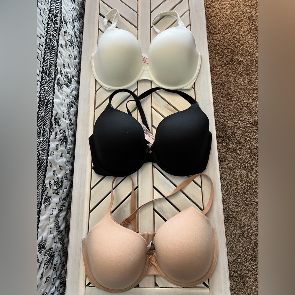 Victoria’s Secret 34F Body by Victoria Lightly Lined Perfect Coverage